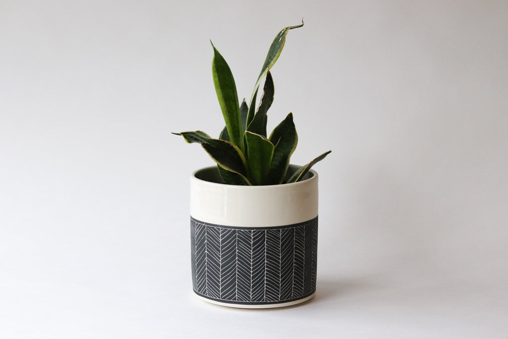 Herringbone Planter - Black