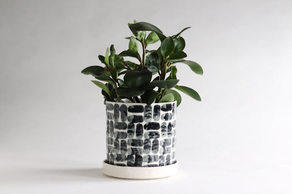 Round Pinched Planter - Brick